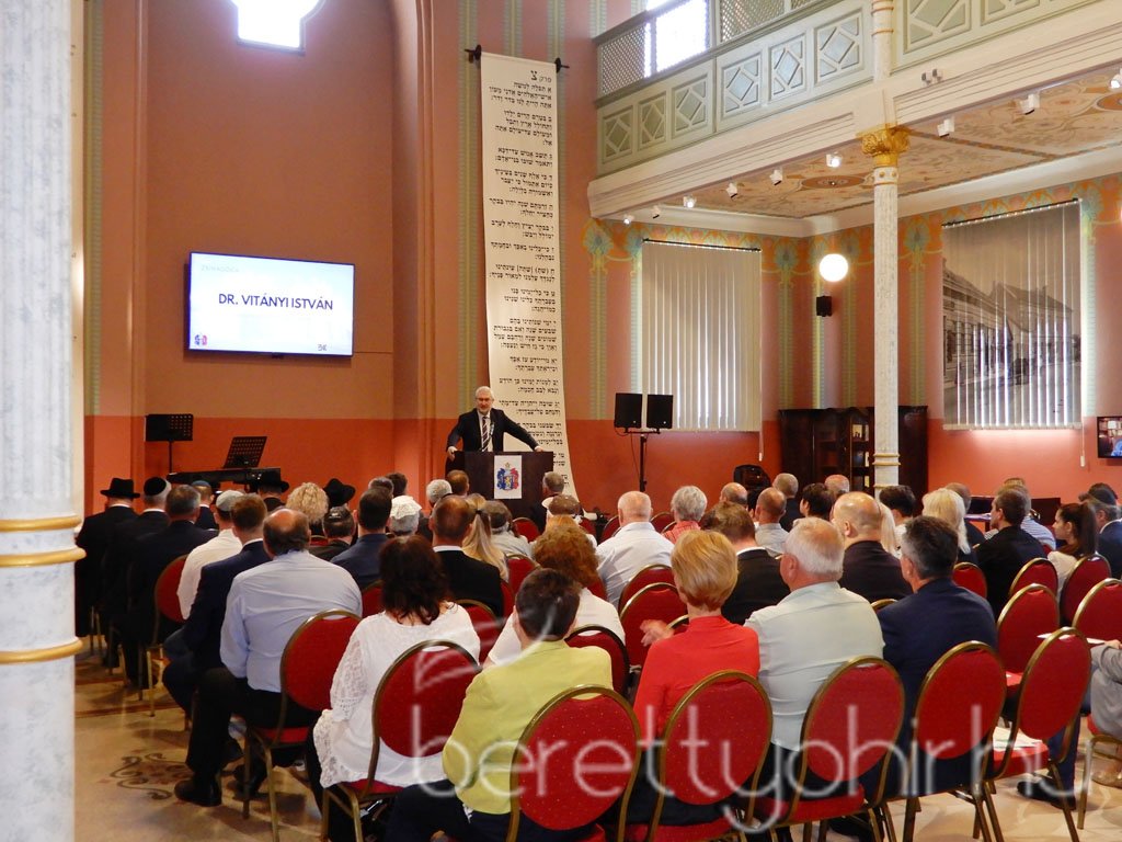 Átadták a felújított zsinagógát 22